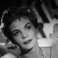 Die Stadt ist voller Geheimnisse – Film Stream (1955)